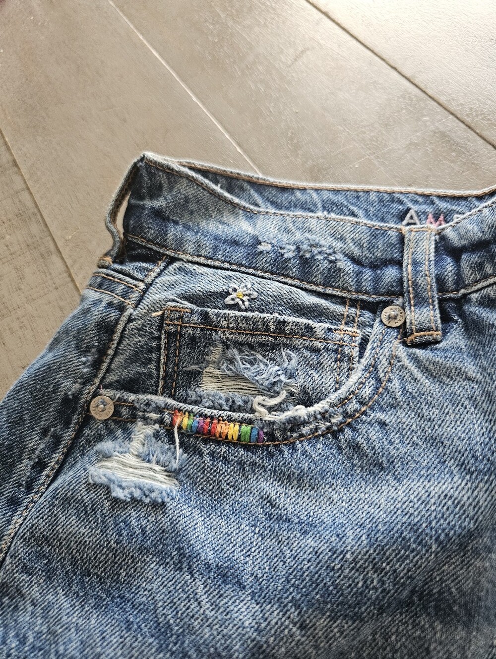 American Eagle Highest Rise Baggy Shorts - Picture 7 of 7